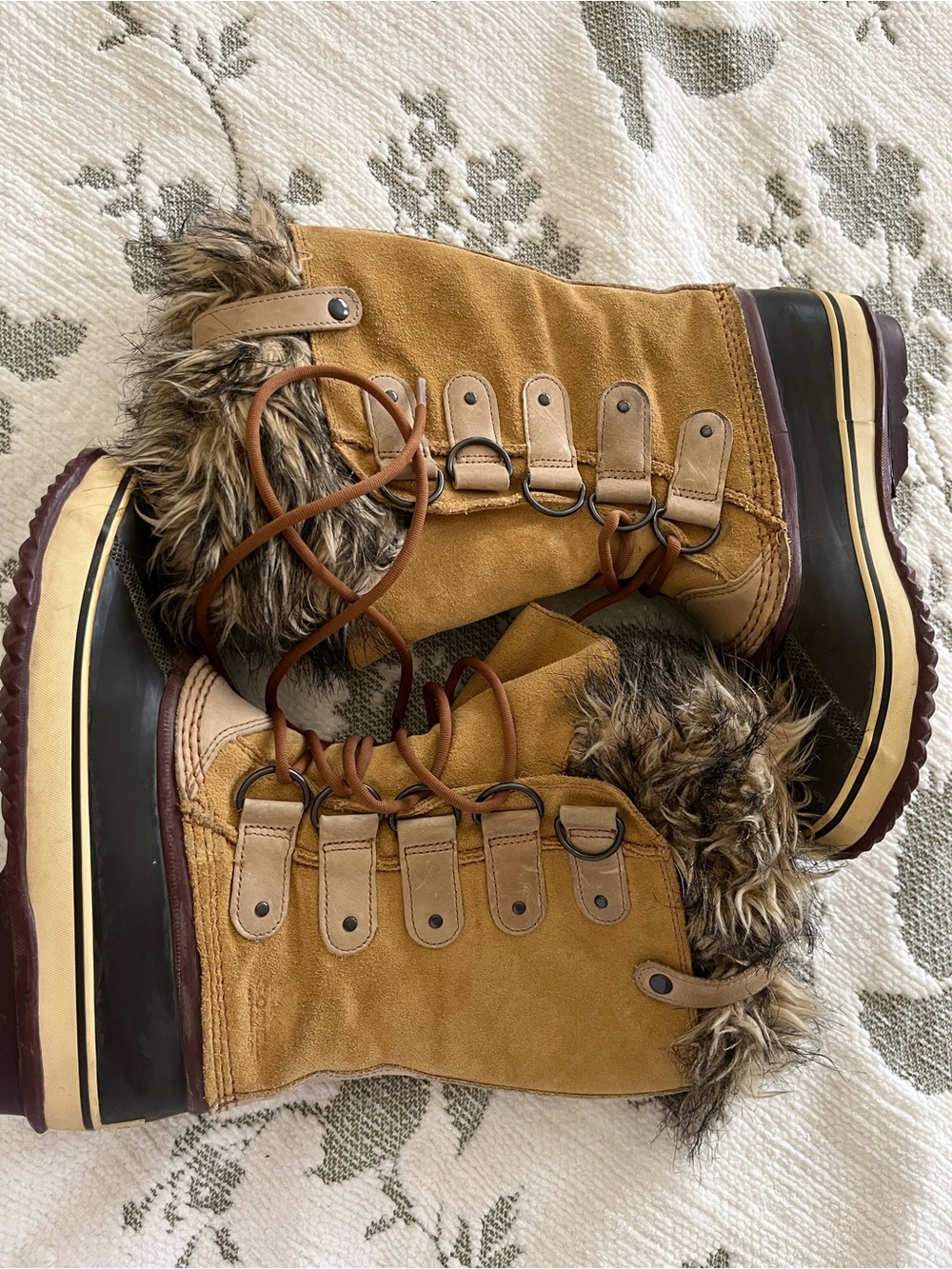 Sorel Women’s Tan Faux-Fur Trim Winter Boot